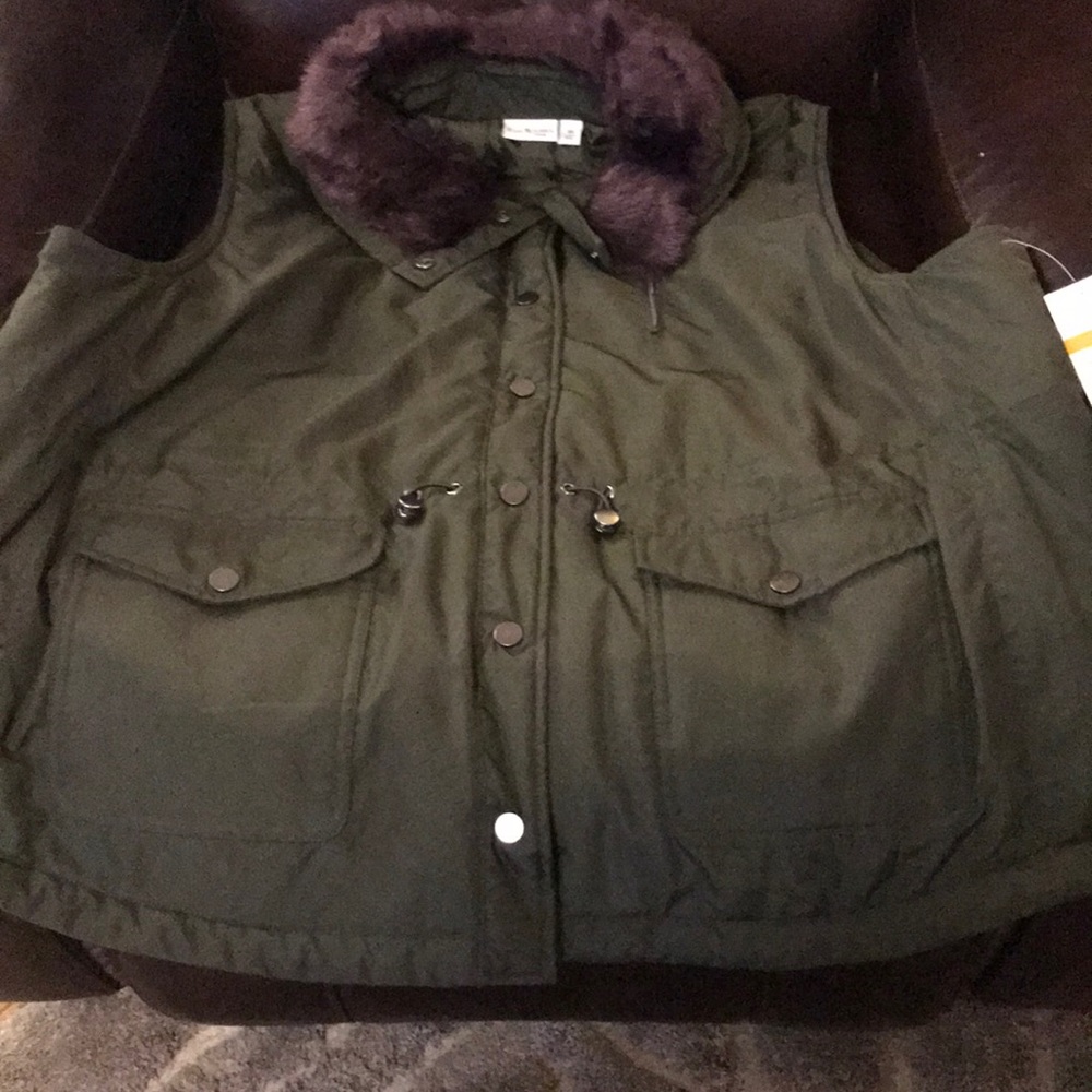 Brand new women’s 3x vest. PLUS SIZE